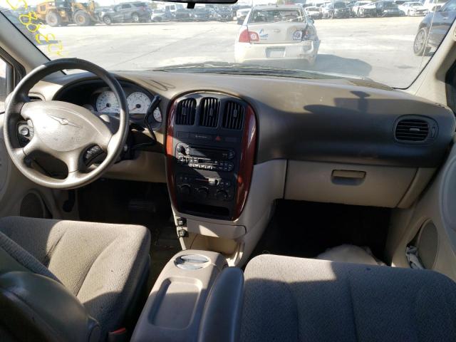 Photo 8 from auction – 2005 CHRYSLER TOWN & COU with VIN 2C4GP44R65R536670