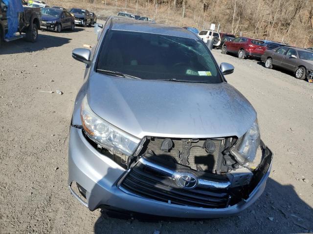 Photo 5 from auction – 2015 TOYOTA HIGHLANDER with VIN 5TDBKRFH9FS200661