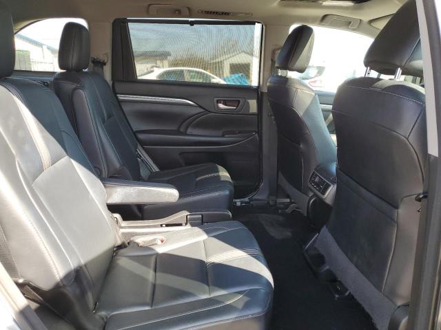 Photo 11 from auction – 2017 TOYOTA HIGHLANDER with VIN 5TDJZRFHXHS409739
