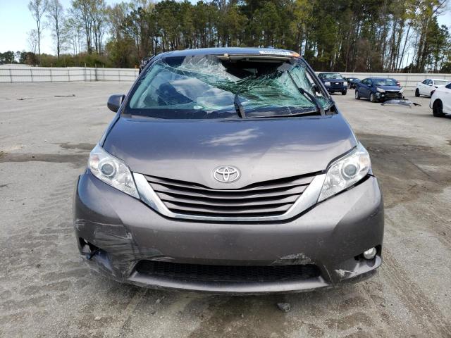 Photo 5 from auction – 2017 TOYOTA SIENNA LE with VIN 5TDKZ3DC2HS888845