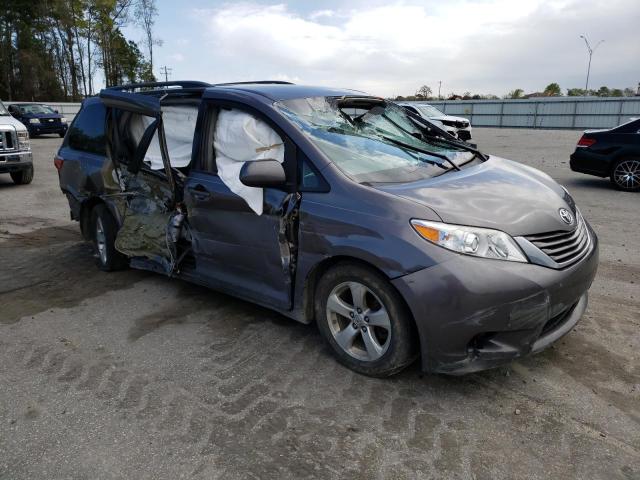 Photo 4 from auction – 2017 TOYOTA SIENNA LE with VIN 5TDKZ3DC2HS888845