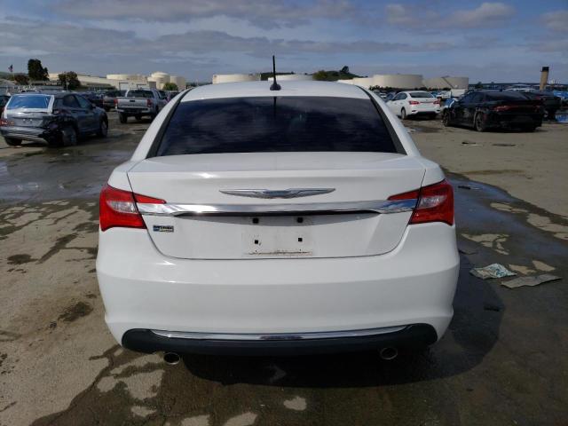 Photo 6 from auction – 2014 CHRYSLER 200 TOURIN with VIN 1C3CCBBG3EN105785