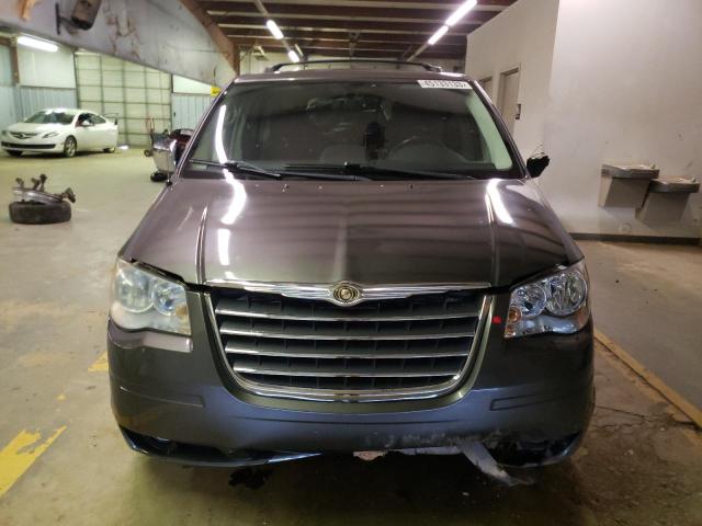 Photo 5 from auction – 2010 CHRYSLER TOWN & COU with VIN 2A4RR8DX3AR403944