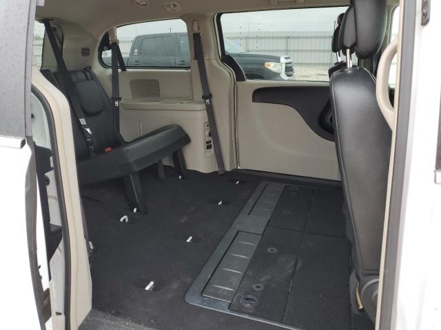 Photo 11 from auction – 2015 CHRYSLER TOWN & COU with VIN 2C4RC1BG1FR718041