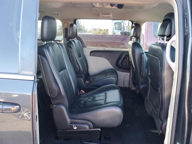 Photo 11 from auction – 2012 CHRYSLER TOWN & COU with VIN 2C4RC1CG8CR143902