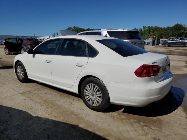Photo 2 from auction – 2015 VOLKSWAGEN PASSAT S with VIN 1VWAT7A32FC063277