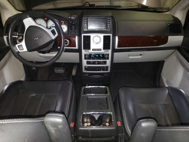 Photo 8 from auction – 2010 CHRYSLER TOWN & COU with VIN 2A4RR8DX3AR403944