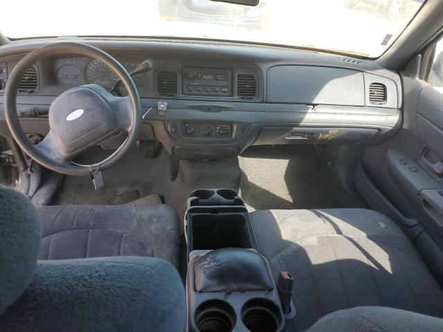 Photo 8 from auction – 2001 FORD CROWN VICT with VIN 2FAFP71W61X137860