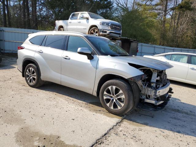 Photo 4 from auction – 2022 TOYOTA HIGHLANDER with VIN 5TDGBRCH9NS543804