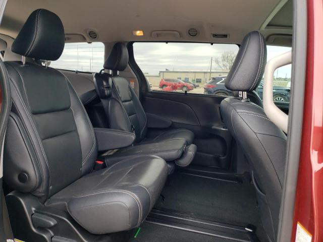 Photo 11 from auction – 2018 TOYOTA SIENNA SE with VIN 5TDXZ3DC4JS926846