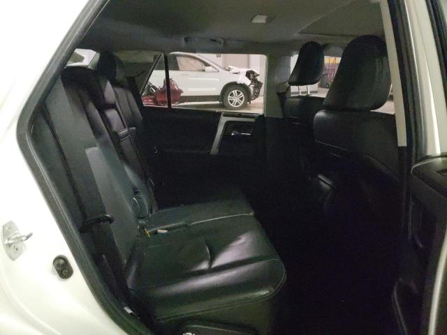 Photo 11 from auction – 2018 TOYOTA 4RUNNER SR with VIN JTEBU5JR0J5552038