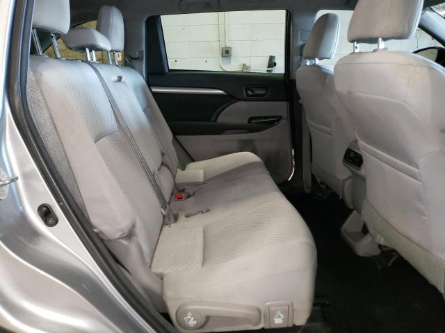 Photo 11 from auction – 2016 TOYOTA HIGHLANDER with VIN 5TDBKRFH8GS245382