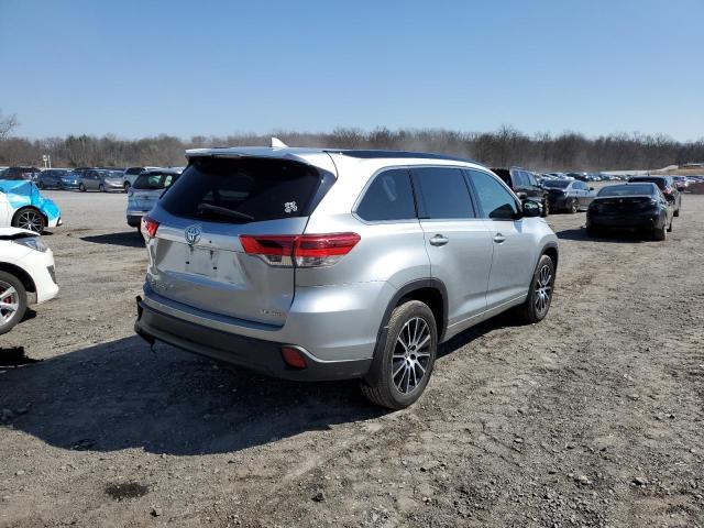 Photo 3 from auction – 2017 TOYOTA HIGHLANDER with VIN 5TDJZRFHXHS409739