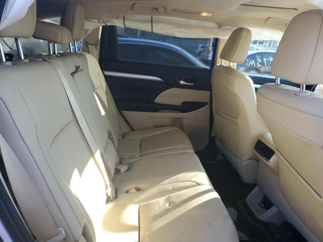 Photo 11 from auction – 2017 TOYOTA HIGHLANDER with VIN 5TDJGRFHXHS025160