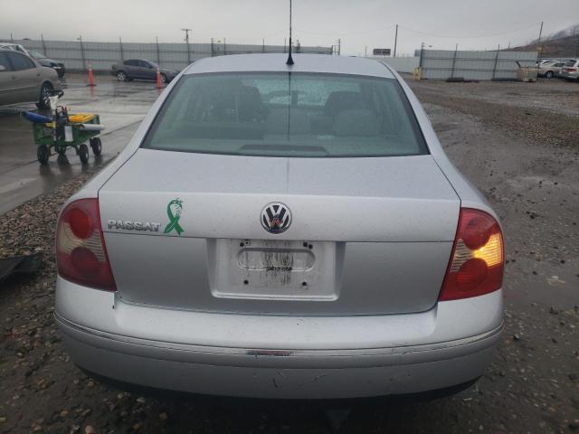 Photo 6 from auction – 2004 VOLKSWAGEN PASSAT with VIN WVWPD63B04E283608