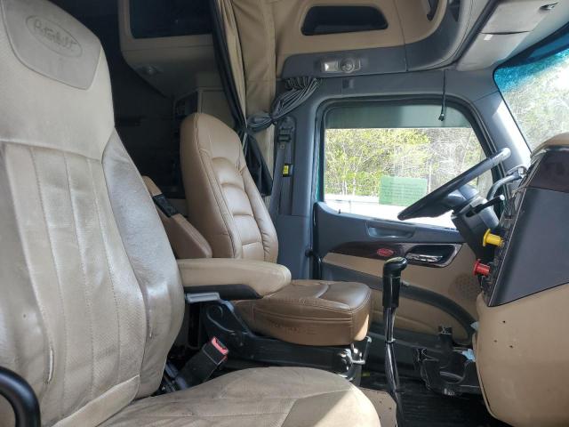 Photo 10 from auction – 2017 PETERBILT 579 with VIN 1XPBD49X2HD392163