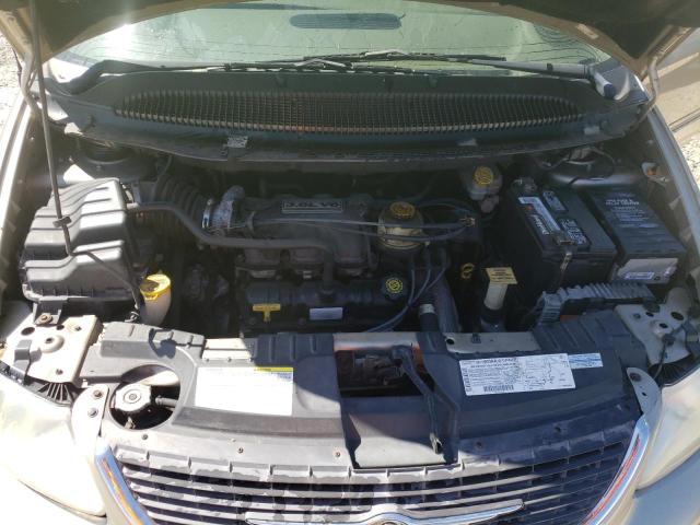 Photo 12 from auction – 2002 CHRYSLER TOWN & COU with VIN 2C8GP54L62R734175