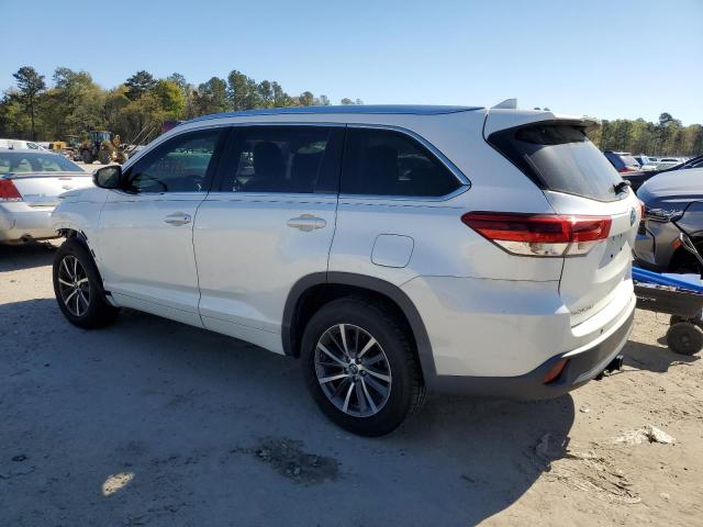 Photo 2 from auction – 2017 TOYOTA HIGHLANDER with VIN 5TDKZRFHXHS196182