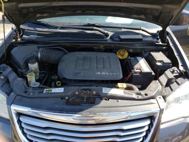 Photo 12 from auction – 2015 CHRYSLER TOWN & COU with VIN 2C4RC1BG7FR561163