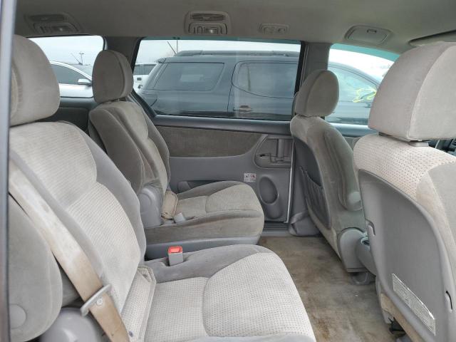 Photo 10 from auction – 2010 TOYOTA SIENNA CE with VIN 5TDKK4CC9AS332971