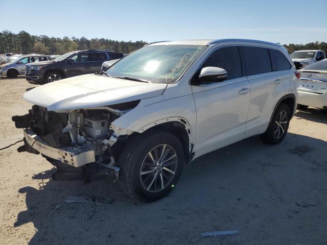 TOYOTA HIGHLANDER 2017 z numerem VIN 5TDKZRFHXHS196182 - Zdjęcie z aukcji