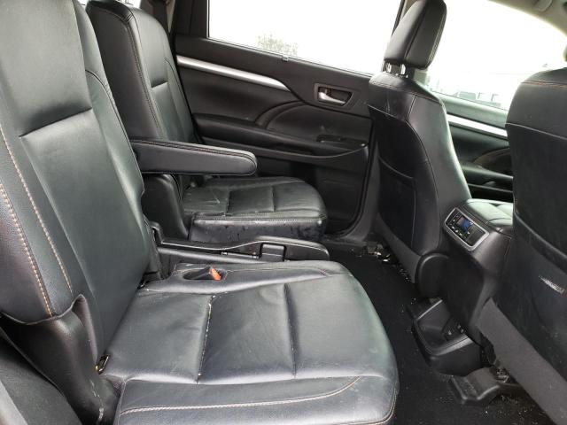Photo 11 from auction – 2018 TOYOTA HIGHLANDER with VIN 5TDJZRFH6JS843145