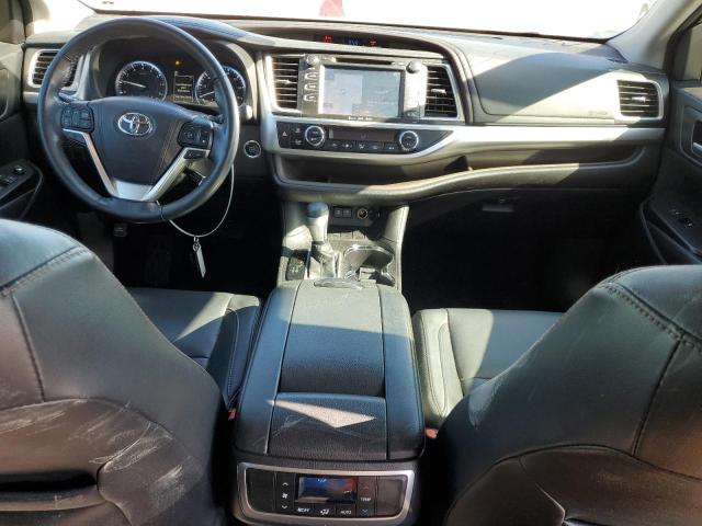 Photo 8 from auction – 2017 TOYOTA HIGHLANDER with VIN 5TDKZRFHXHS196182
