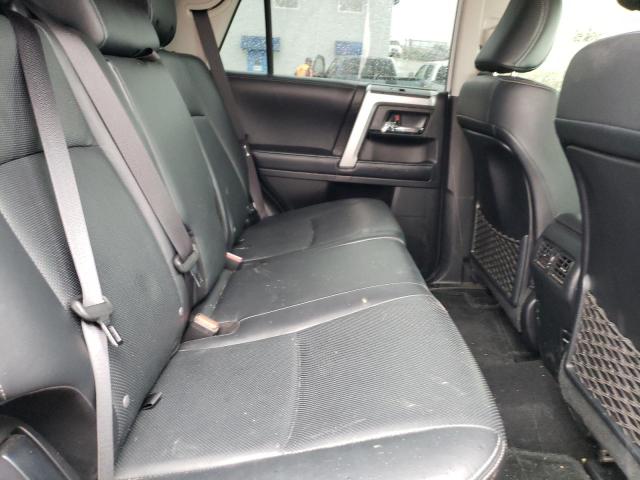 Photo 10 from auction – 2018 TOYOTA 4RUNNER SR with VIN JTEBU5JR9J5582753