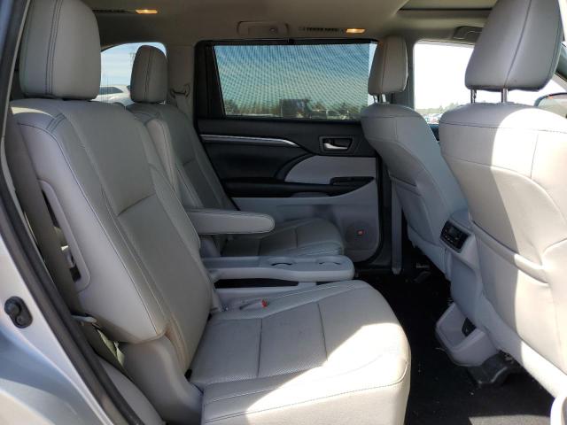 Photo 11 from auction – 2017 TOYOTA HIGHLANDER with VIN 5TDDGRFHXHS025186