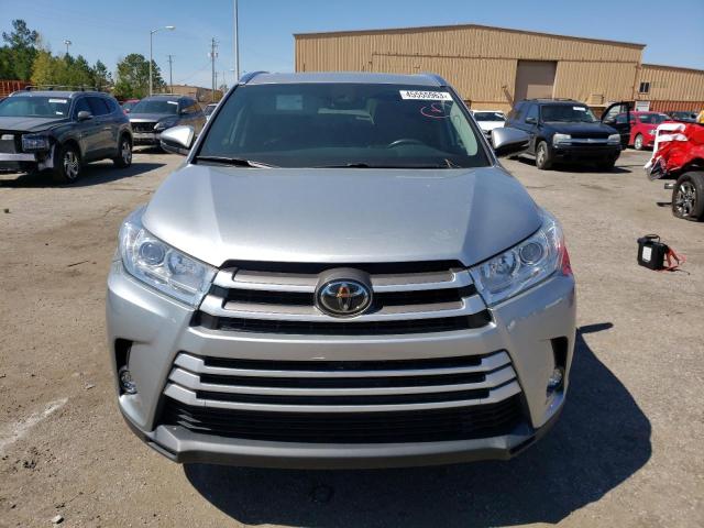 Photo 5 from auction – 2018 TOYOTA HIGHLANDER with VIN 5TDJZRFH0JS527899