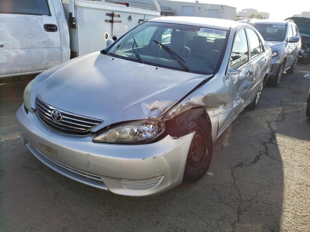 TOYOTA CAMRY LE 2005 with VIN 4T1BE32K05U027785 - Photo from auction
