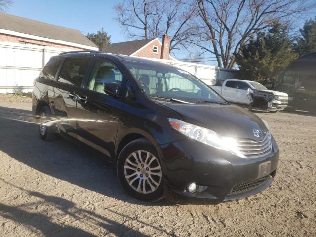 Photo 4 from auction – 2017 TOYOTA SIENNA XLE with VIN 5TDYZ3DC7HS854619