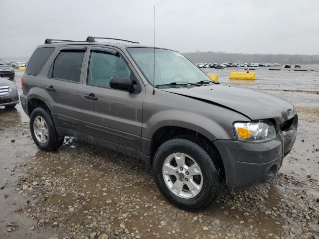 Photo 4 from auction – 2005 FORD ESCAPE XLT with VIN 1FMYU03195KB06286