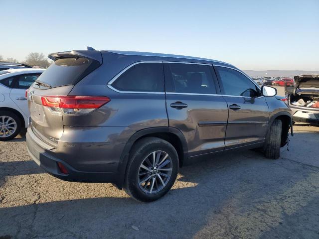 Photo 3 from auction – 2018 TOYOTA HIGHLANDER with VIN 5TDJZRFH0JS850950