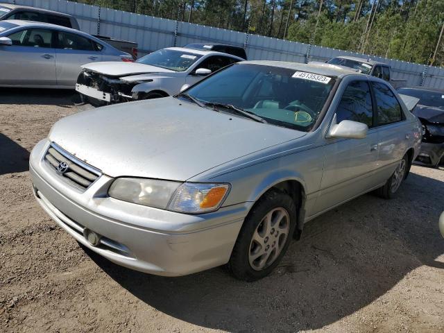 TOYOTA CAMRY CE 2000 with VIN 4T1BG22K4YU675946 - Photo from auction