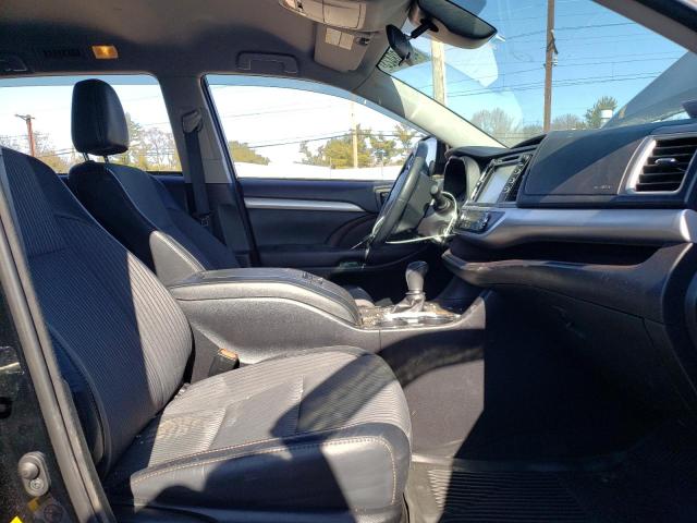 Photo 7 from auction – 2018 TOYOTA HIGHLANDER with VIN 5TDBZRFH2JS845477