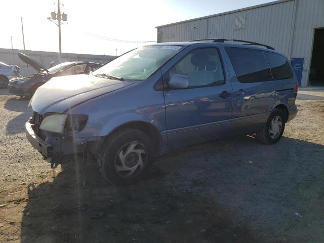 TOYOTA SIENNA LE 2002 with VIN 4T3ZF13CX2U482783 - Photo from auction