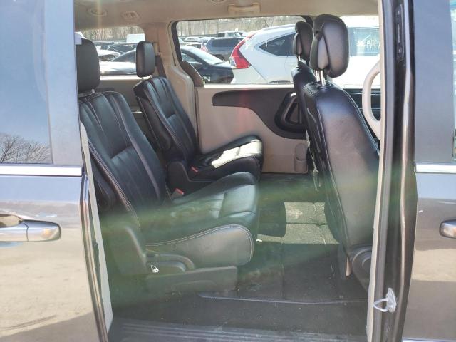 Photo 11 from auction – 2015 CHRYSLER TOWN & COU with VIN 2C4RC1BG7FR561163