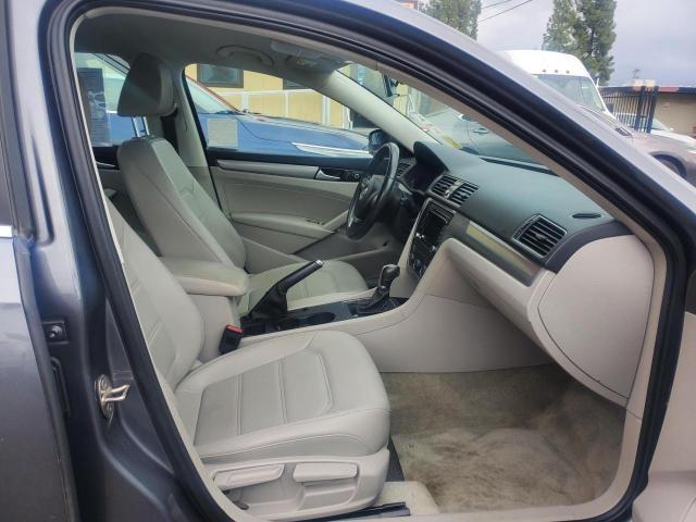 Photo 5 from auction – 2015 VOLKSWAGEN PASSAT S with VIN 1VWAT7A3XFC084717