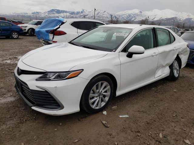 TOYOTA CAMRY LE 2022 with VIN 4T1C11AK2NU073902 - Photo from auction