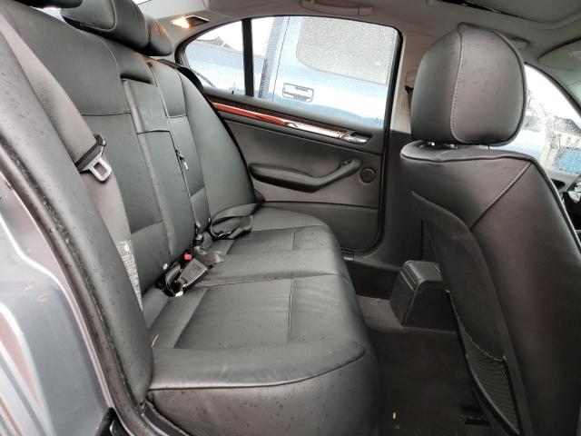 Photo 10 from auction – 2005 BMW 330 I with VIN WBAEV53485KM43007