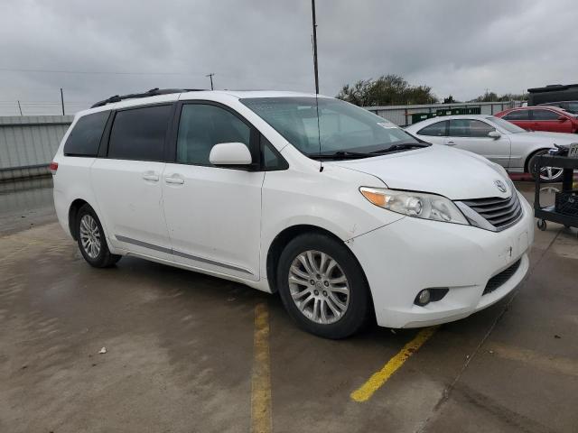 Photo 4 from auction – 2011 TOYOTA SIENNA XLE with VIN 5TDYK3DC6BS156241