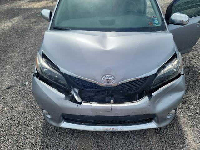 Photo 12 from auction – 2017 TOYOTA SIENNA SE with VIN 5TDXZ3DC3HS776612