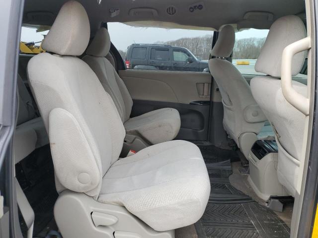 Photo 11 from auction – 2012 TOYOTA SIENNA LE with VIN 5TDJK3DCXCS041239