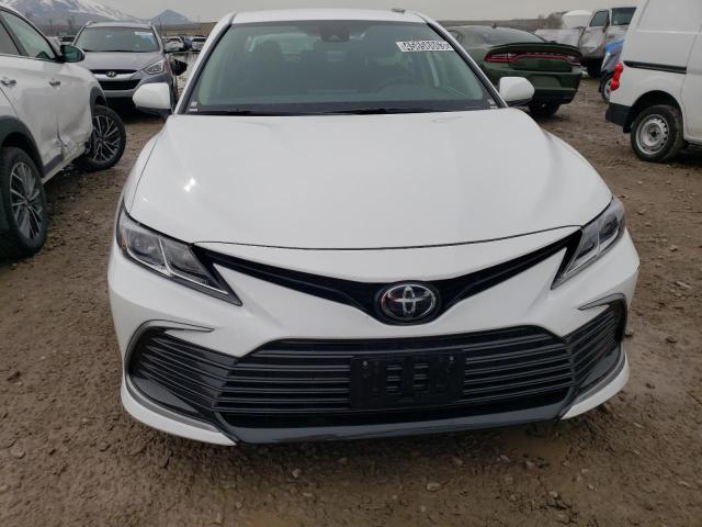 Photo 5 from auction – 2022 TOYOTA CAMRY LE with VIN 4T1C11AK2NU073902
