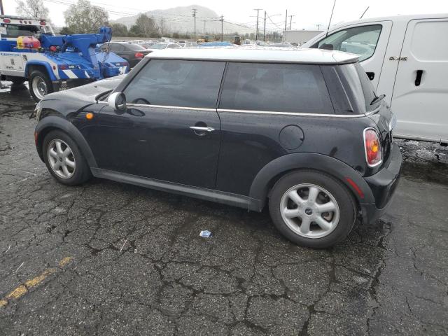 Photo 2 from auction – 2010 MINI COOPER with VIN WMWMF3C56ATZ21676