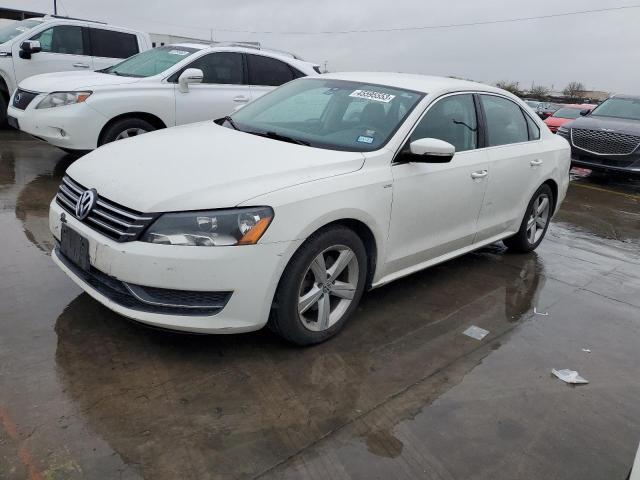 VOLKSWAGEN PASSAT S 2014 with VIN 1VWAT7A34EC020980 - Photo from auction