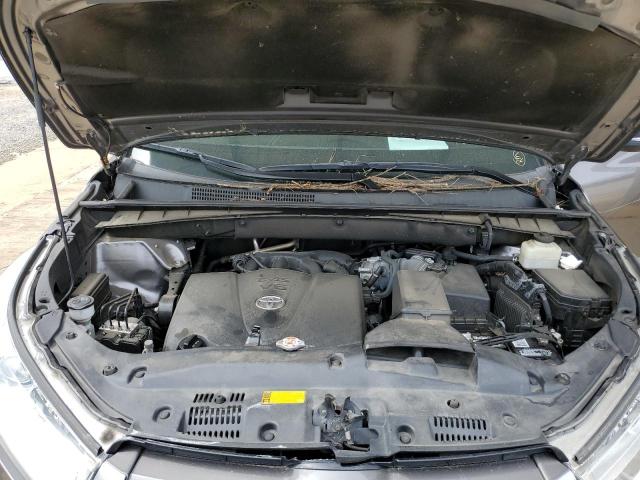 Photo 12 from auction – 2018 TOYOTA HIGHLANDER with VIN 5TDKZRFH0JS533965