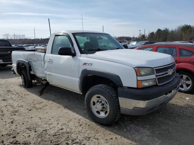 Photo 4 from auction – 2005 CHEVROLET SILVERADO with VIN 1GCHC24UX5E258927