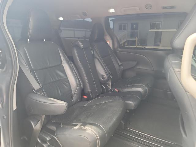 Photo 11 from auction – 2017 TOYOTA SIENNA SE with VIN 5TDXZ3DC3HS776612